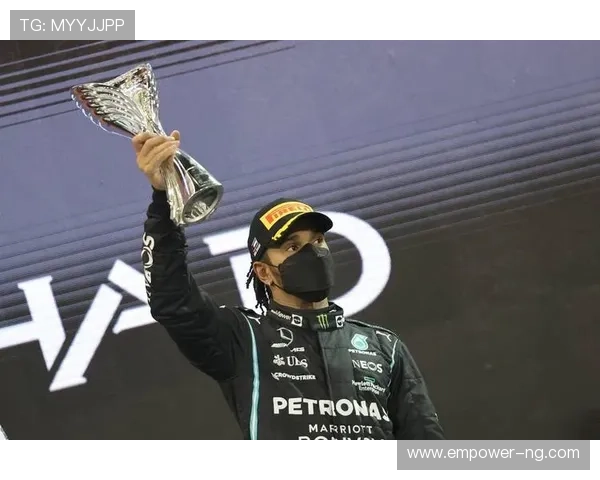 F1赛季最新动态速报顶尖车队争夺冠军激烈对决